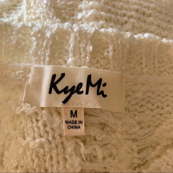 Kye Mi, Size M, Loose Knit, Rounded Neckline, Oversize Raglan Sweater. - Picture 9 of 11